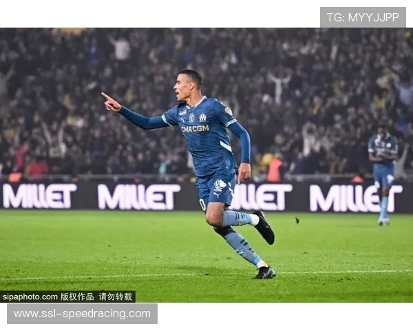 里昂客场5-2梅斯，恩德里克半场梅开二度引爆攻势